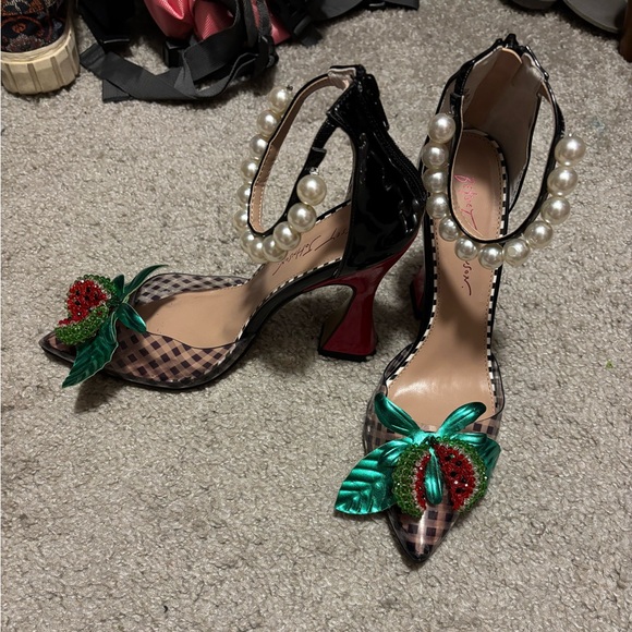 Betsey Johnson Vivviann Gingham Watermelon Pearl Ankle Strap Pumps Heels Size 8 - Picture 2 of 10
